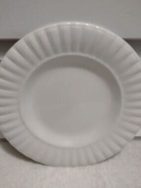 Thomson Pottery 8.25" Maison White stoneware salad plate only ruffle rim
